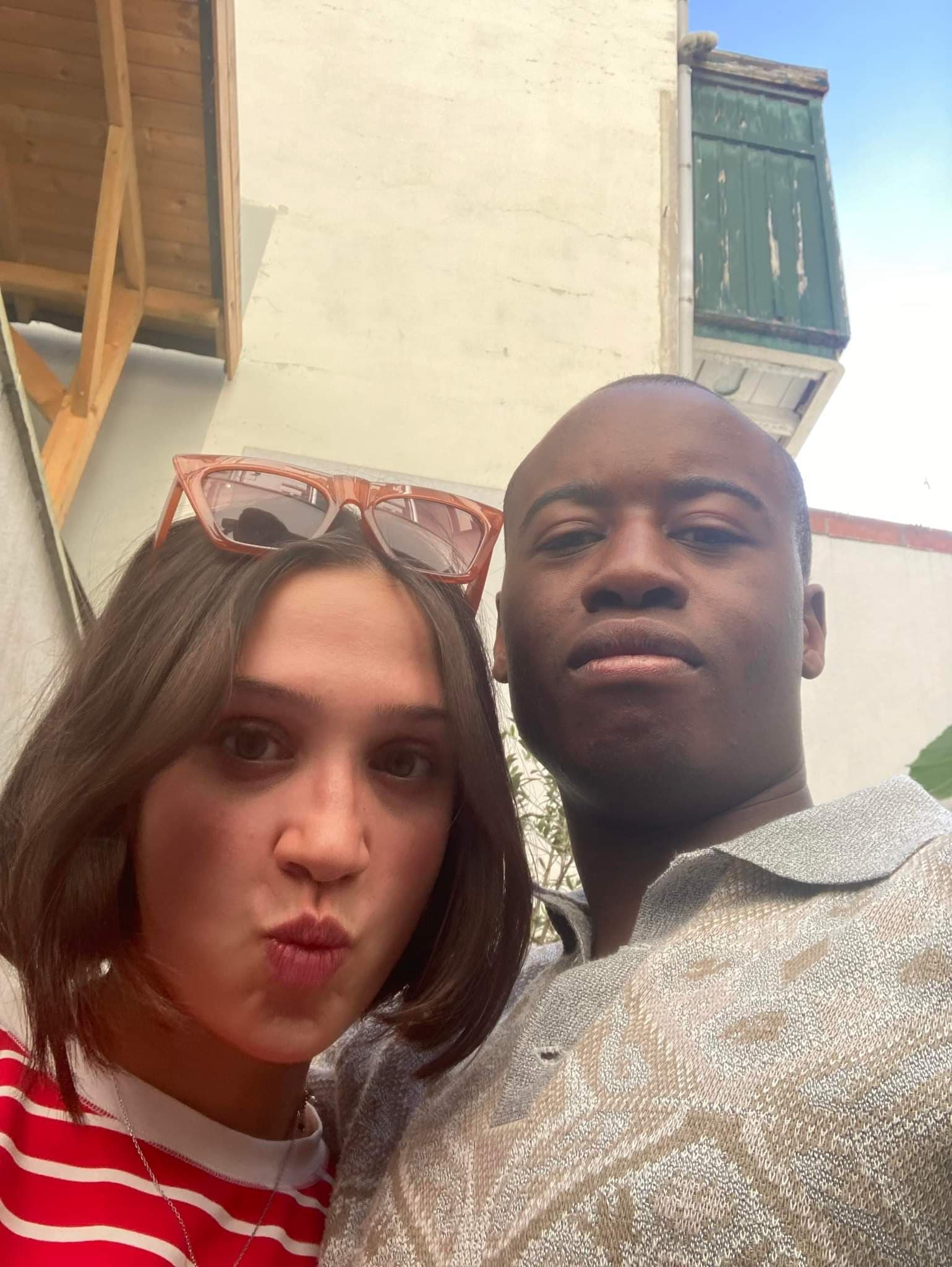 Nous deux au soleil, fideles a nous-memes